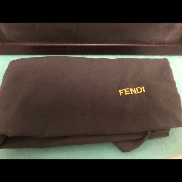 SOLD‼️…5️⃣5️⃣0️⃣ (OP) Fendi 2jours - Picture 12 of 13